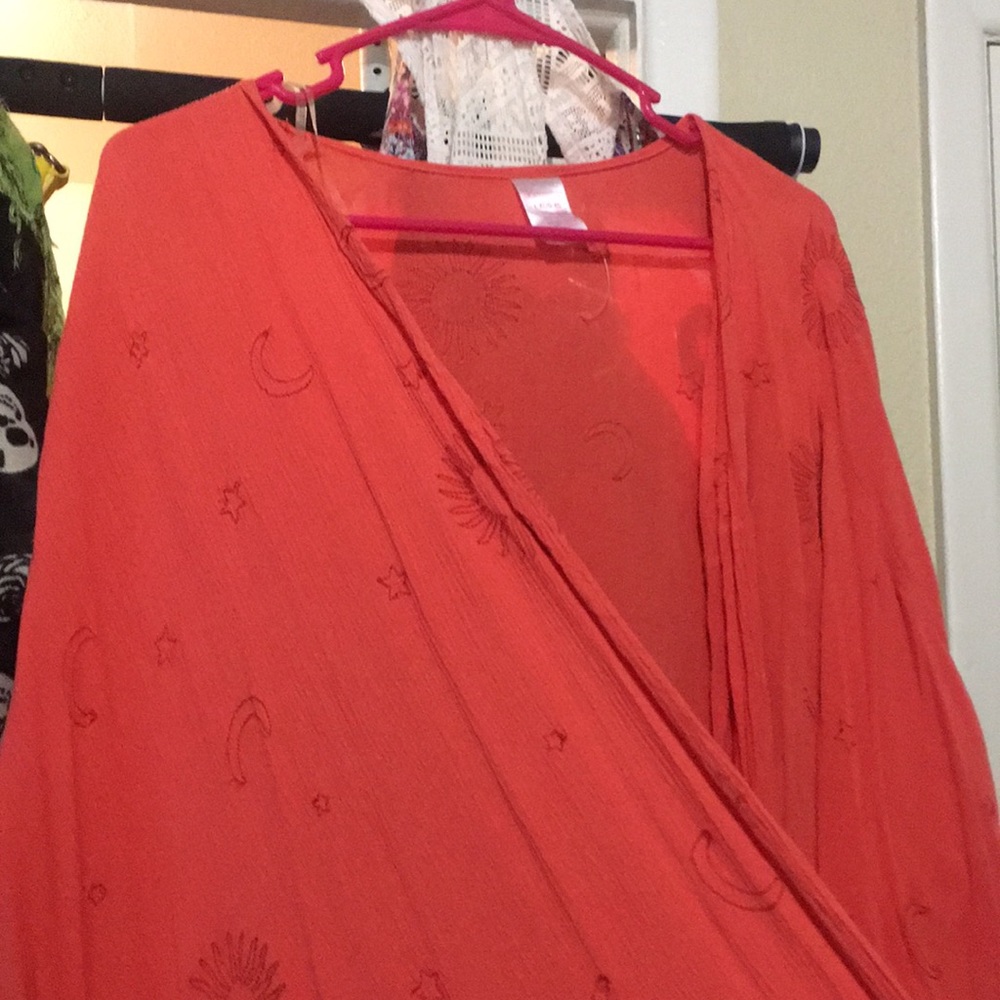 Beautiful light cover up for the warm weather coming.